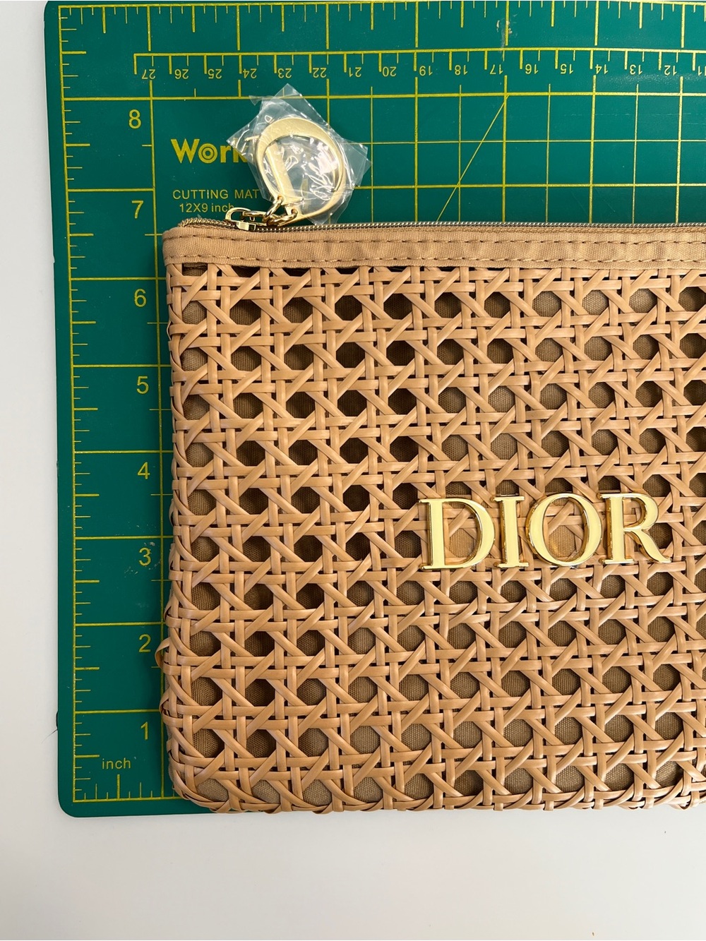 Dior Raffia Cosmetic Pouch Bag limited edition 2026 NIB - Picture 11 of 11